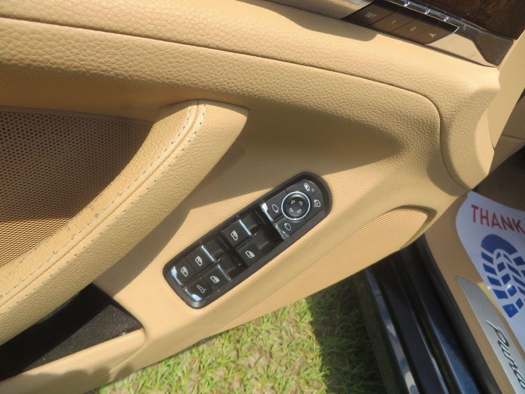 Porsche Panamera  2015