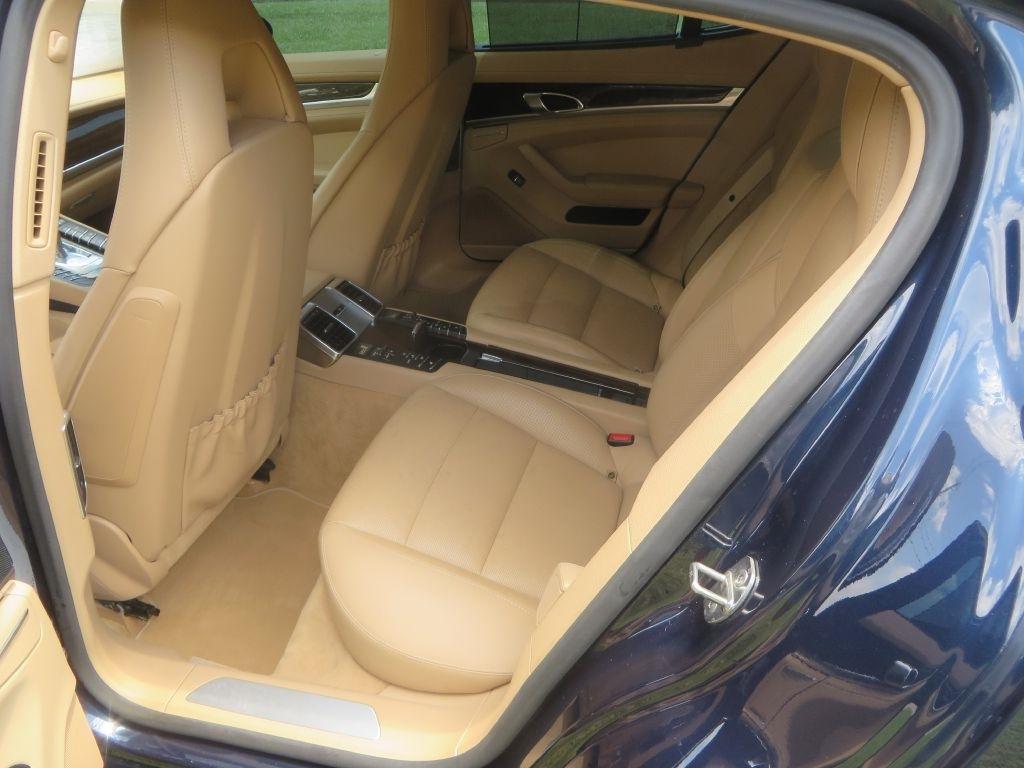 Porsche Panamera  2015