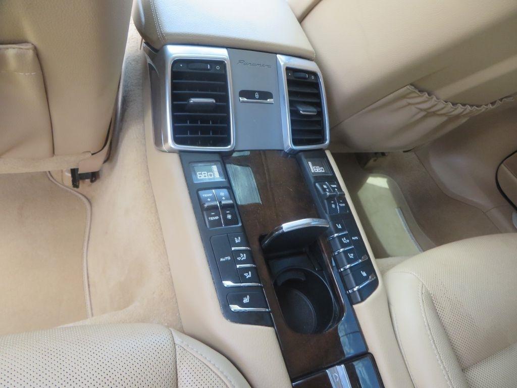 Porsche Panamera  2015