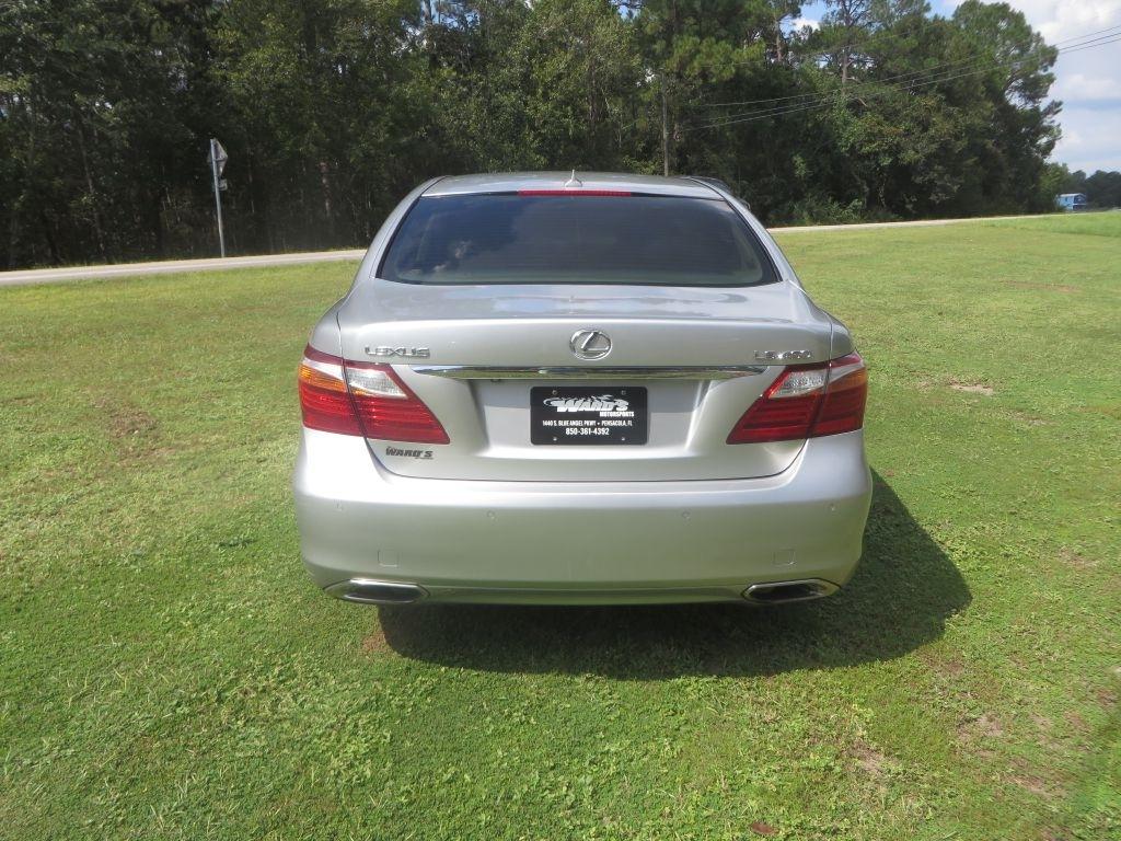 Lexus LS 460  2010