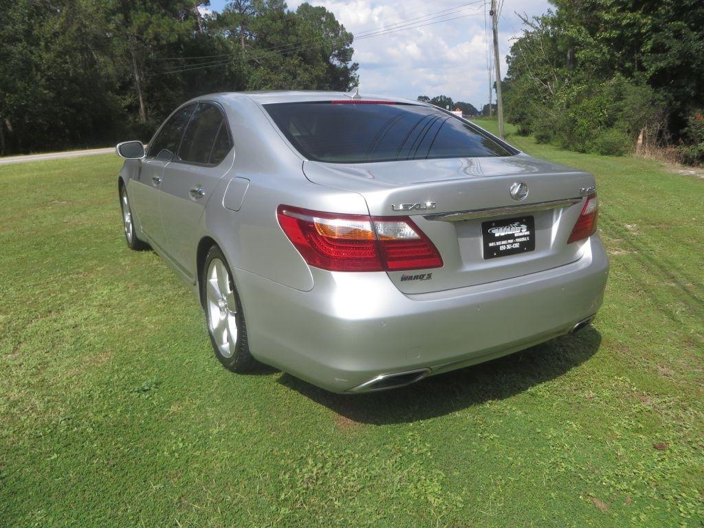 Lexus LS 460  2010