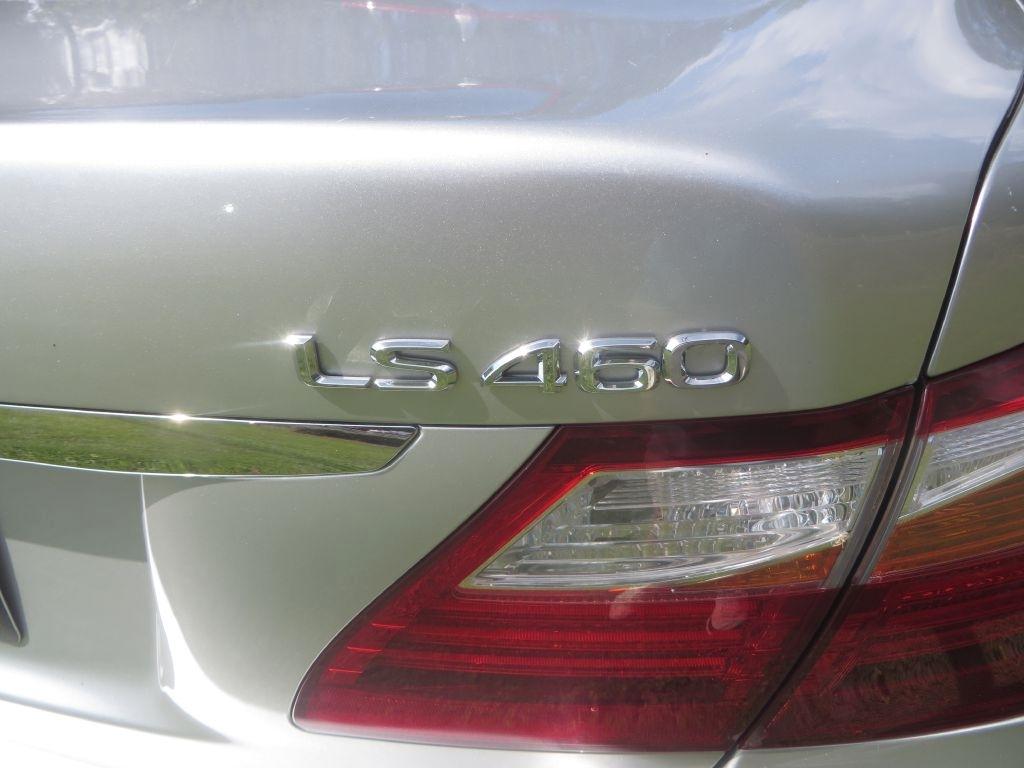 Lexus LS 460  2010