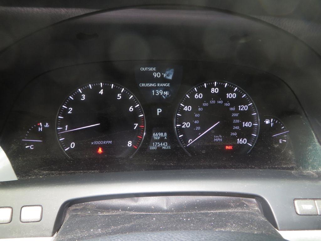 Lexus LS 460  2010
