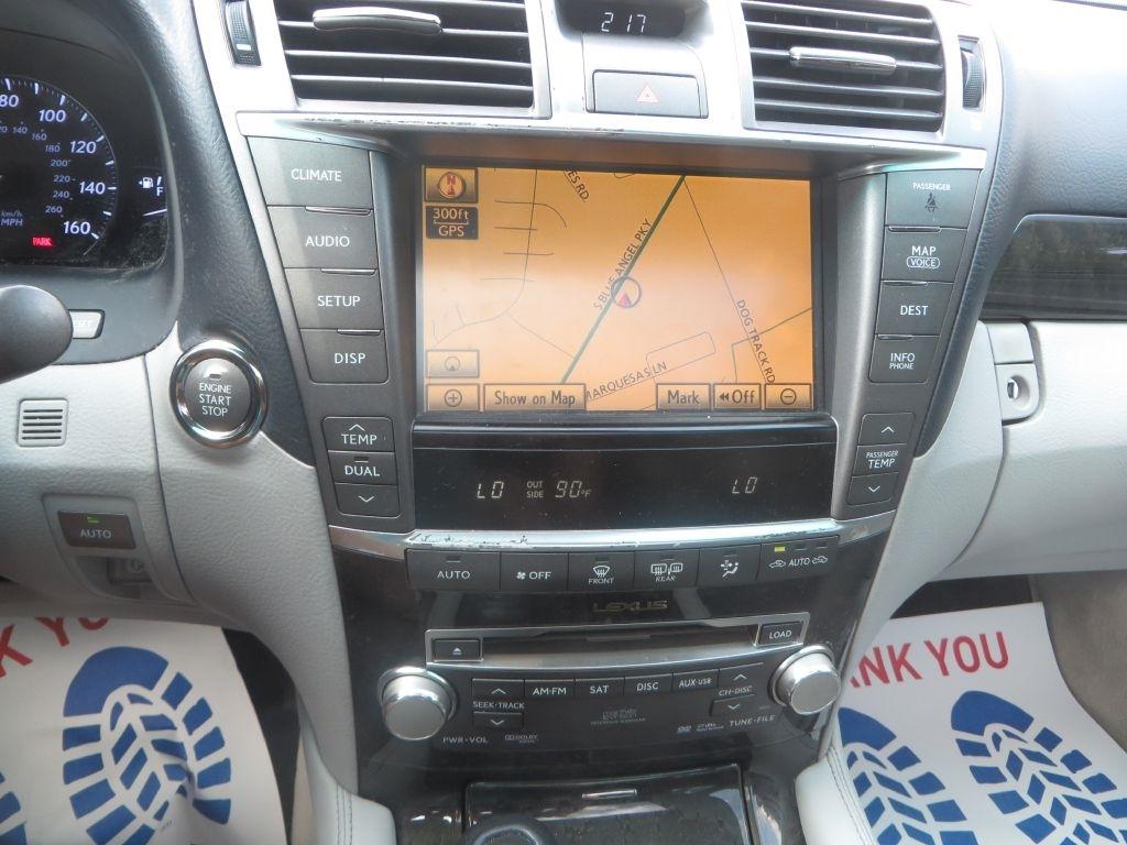 Lexus LS 460  2010