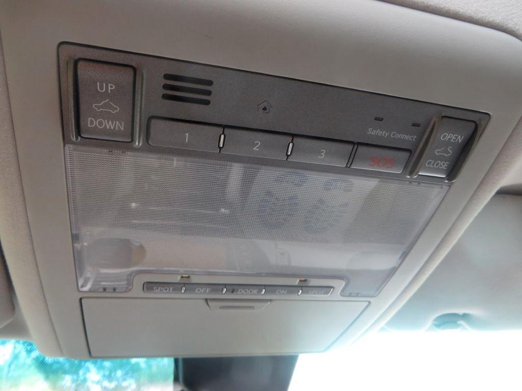 Lexus LS 460  2010