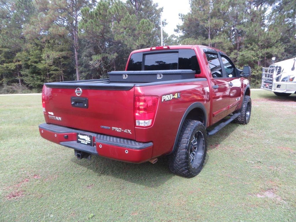 Nissan Titan  2015