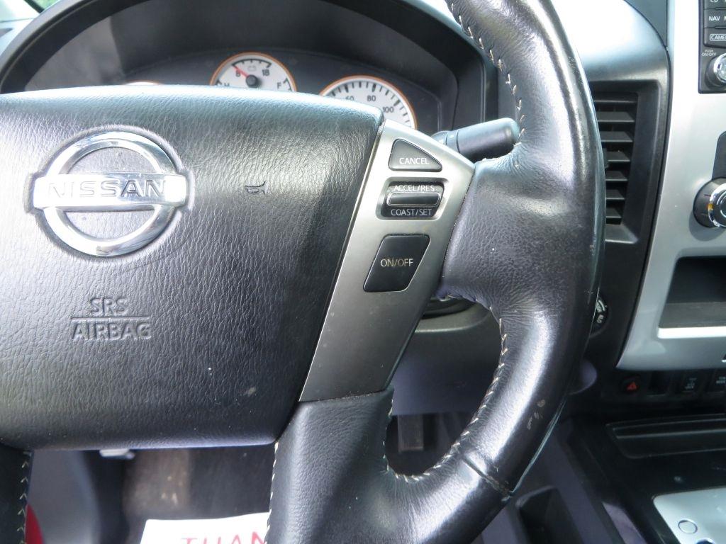 Nissan Titan  2015