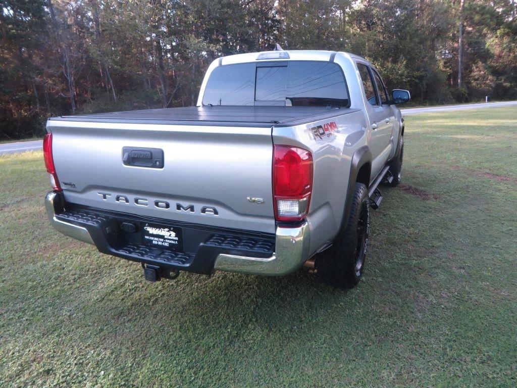 Toyota Tacoma  2017