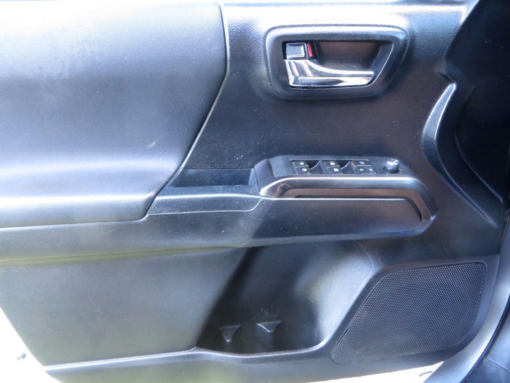 Toyota Tacoma  2017