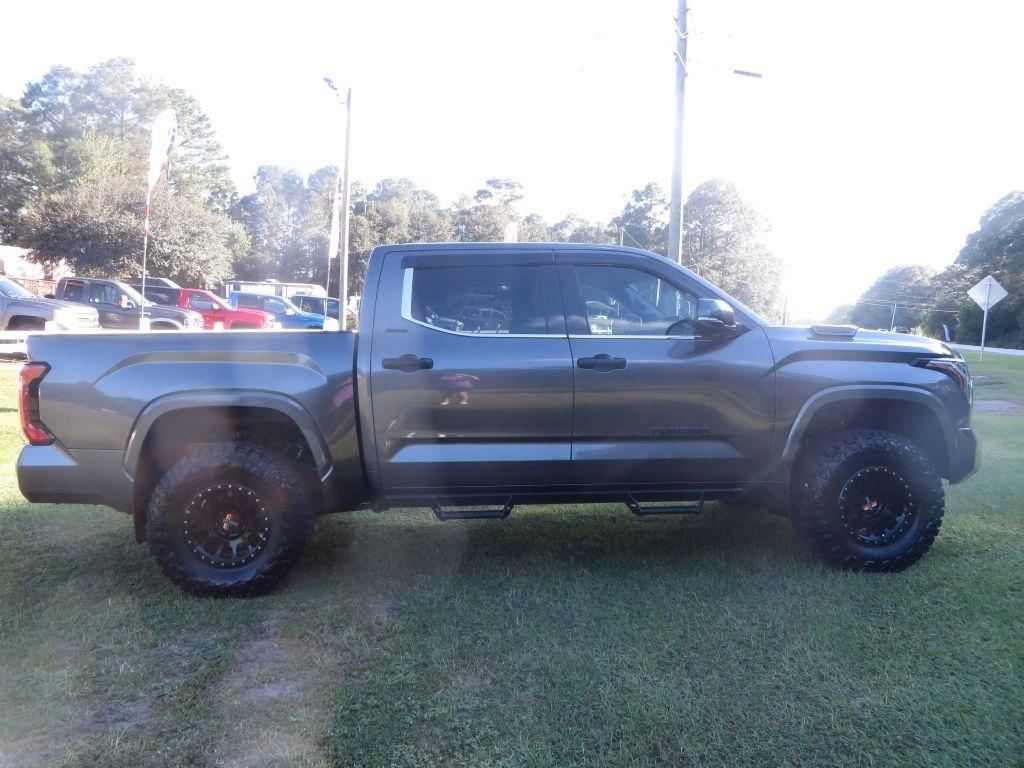 Toyota Tundra 4WD  2022
