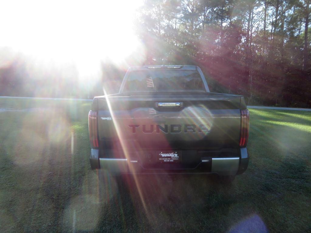 Toyota Tundra 4WD  2022