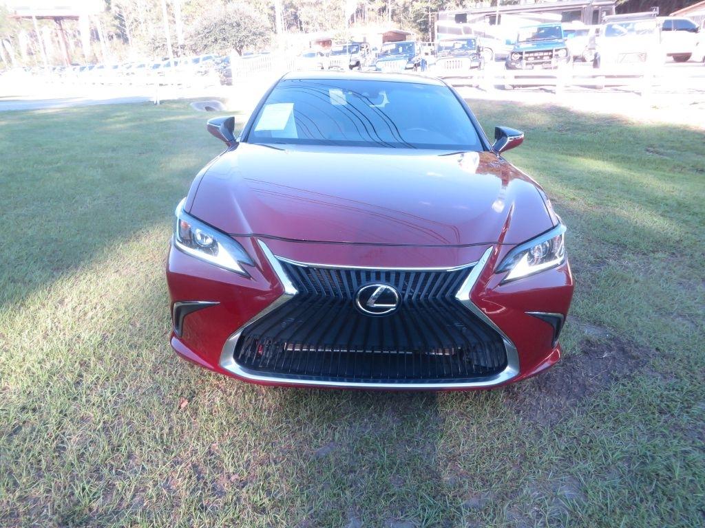 Lexus ES  2021