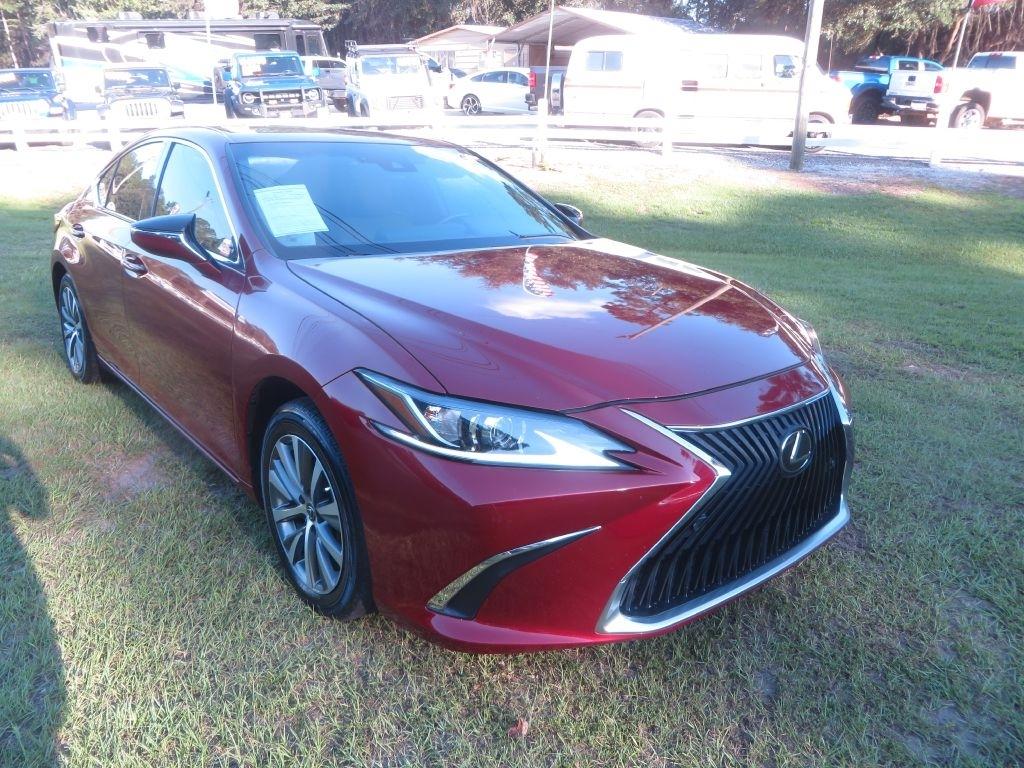 Lexus ES  2021