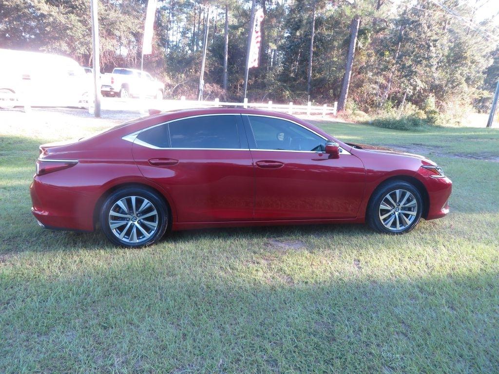 Lexus ES  2021
