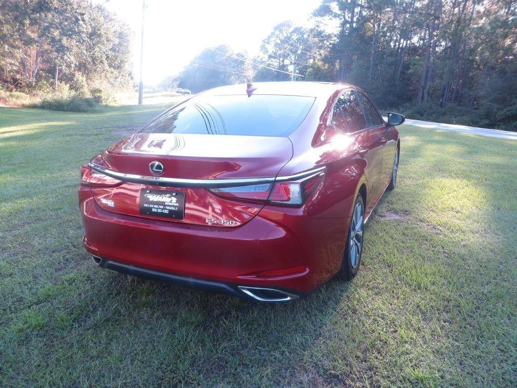 Lexus ES  2021