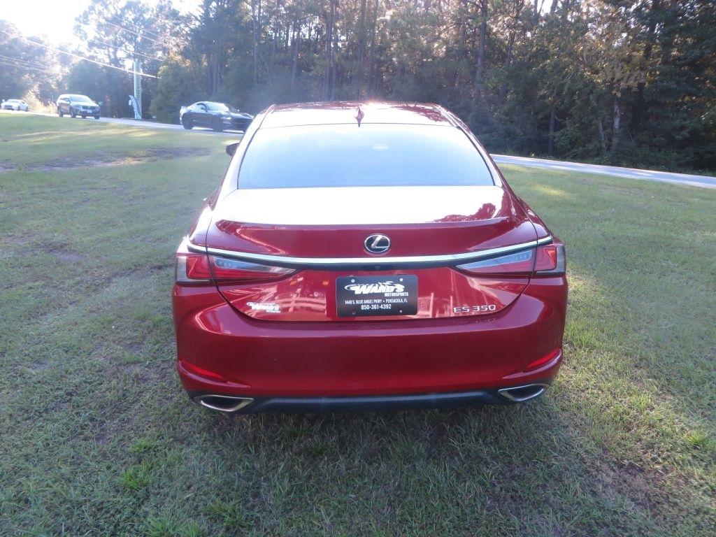 Lexus ES  2021