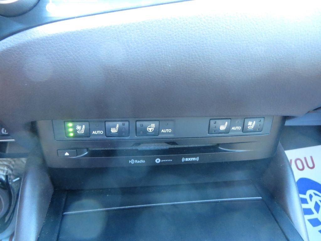 Lexus ES  2021