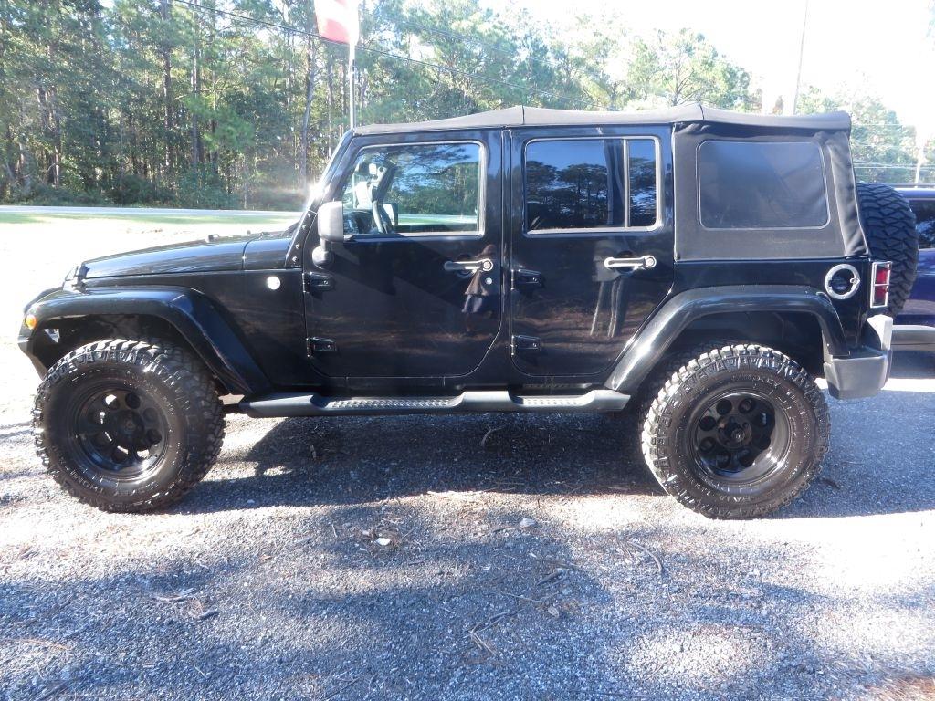 2013 Jeep Wrangler Unlimited SAHARA