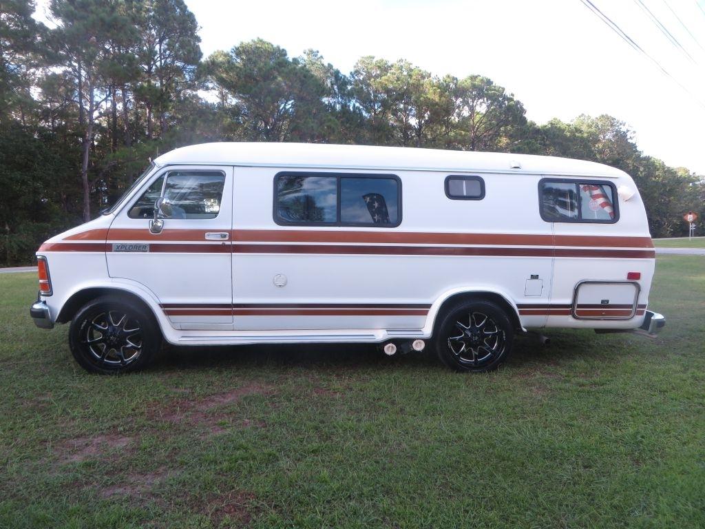 Dodge Ram Van B350 1989