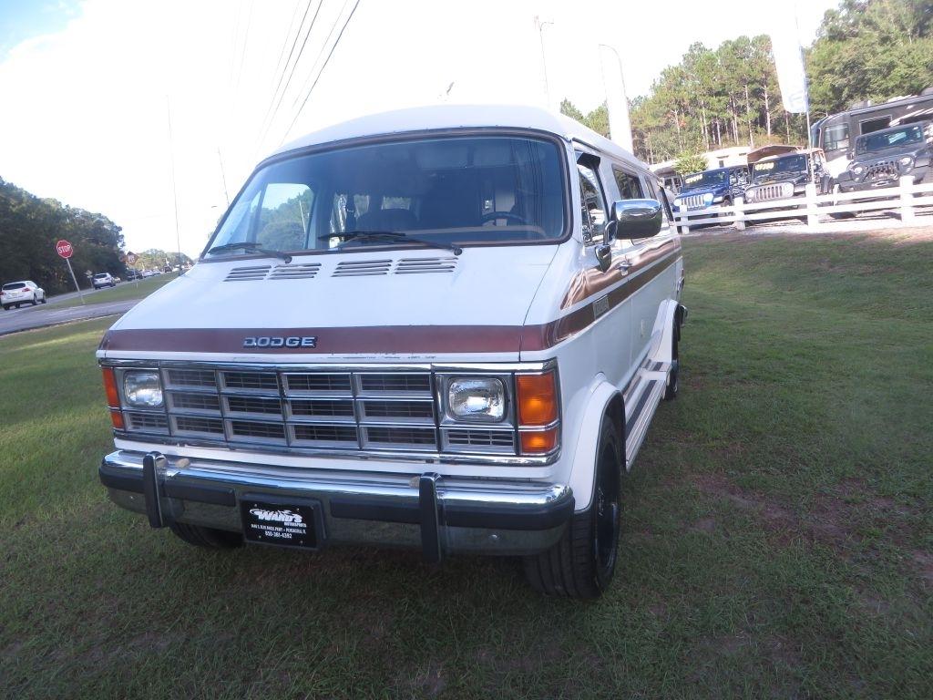 Dodge Ram Van B350 1989