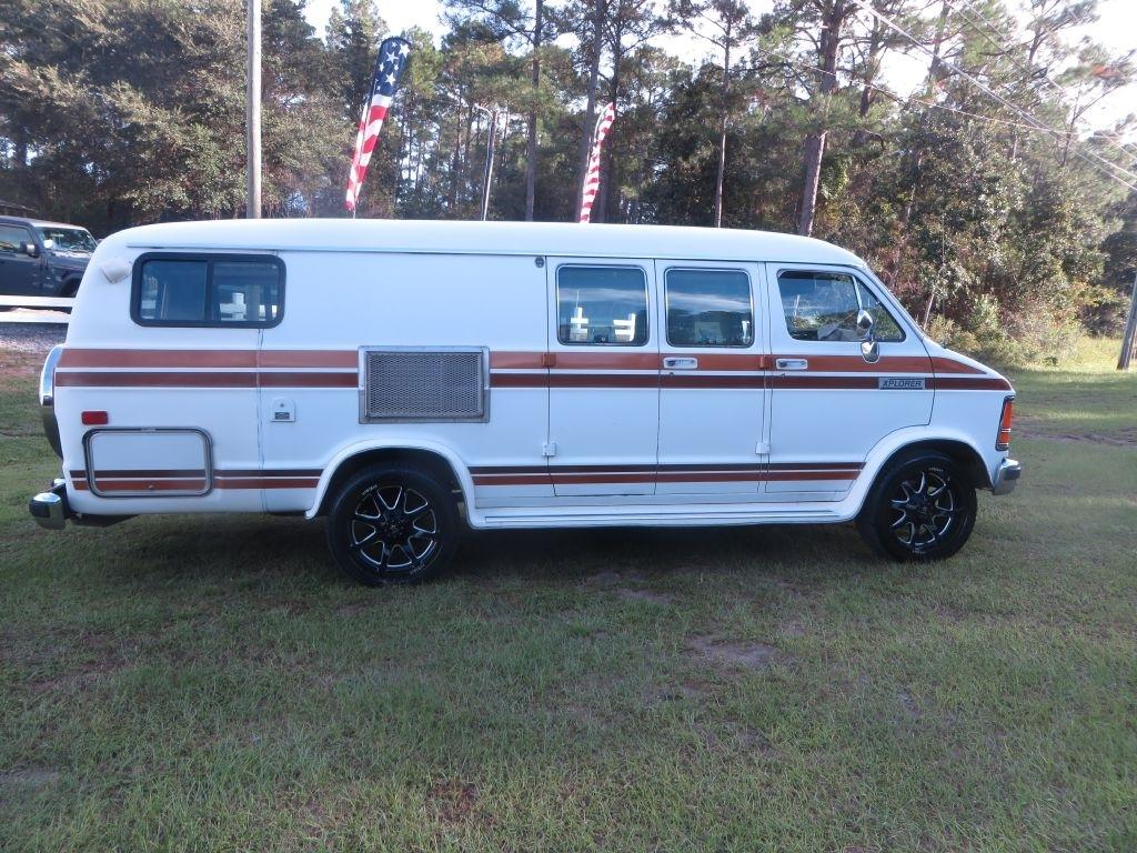 Dodge Ram Van B350 1989
