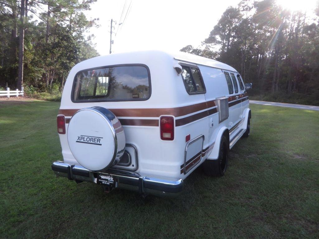 Dodge Ram Van B350 1989