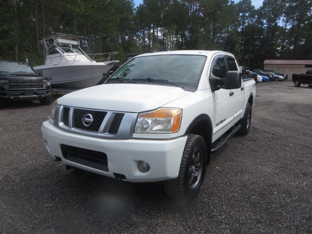Nissan Titan PRO-4X 4WD 2015