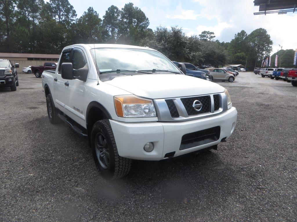 Nissan Titan PRO-4X 4WD 2015