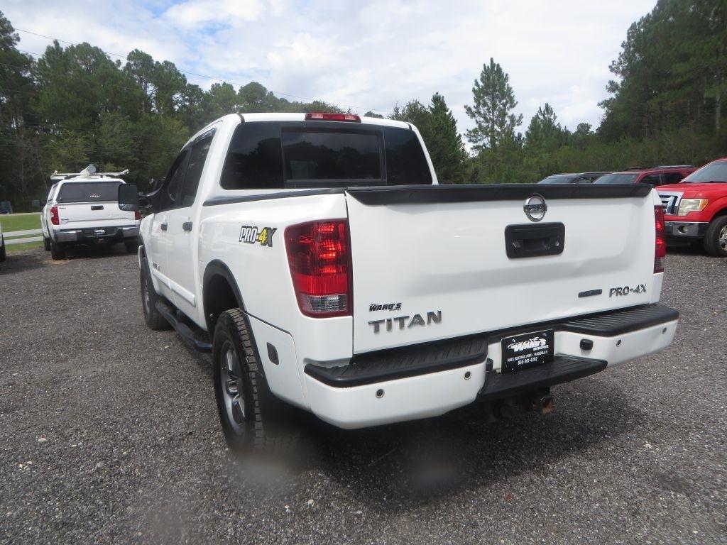 Nissan Titan PRO-4X 4WD 2015