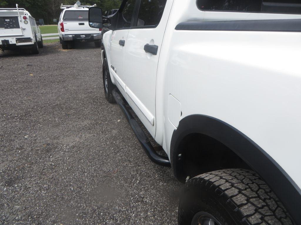 Nissan Titan PRO-4X 4WD 2015