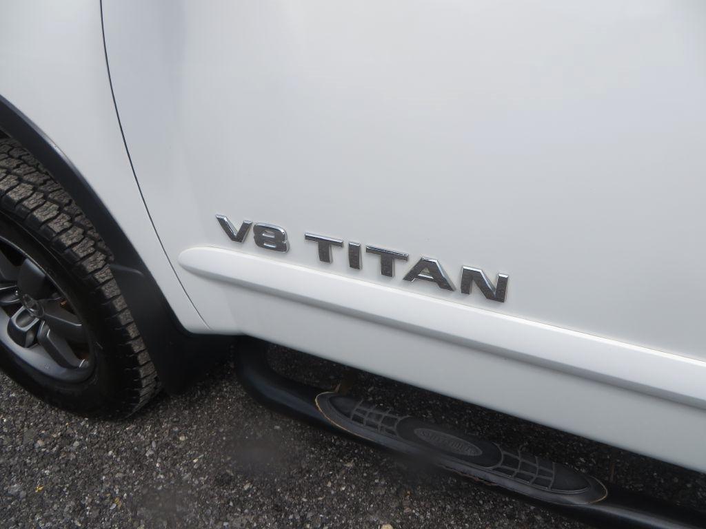 Nissan Titan PRO-4X 4WD 2015