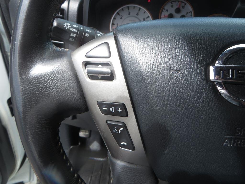 Nissan Titan PRO-4X 4WD 2015