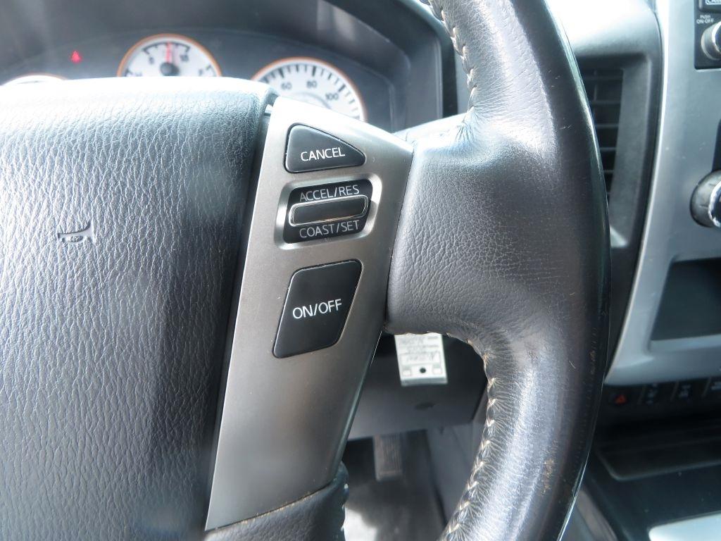 Nissan Titan PRO-4X 4WD 2015