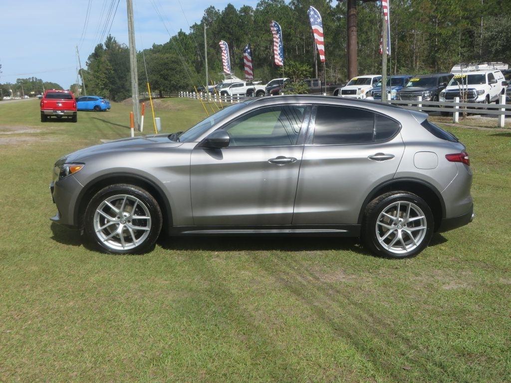 Alfa Romeo Stelvio  2018