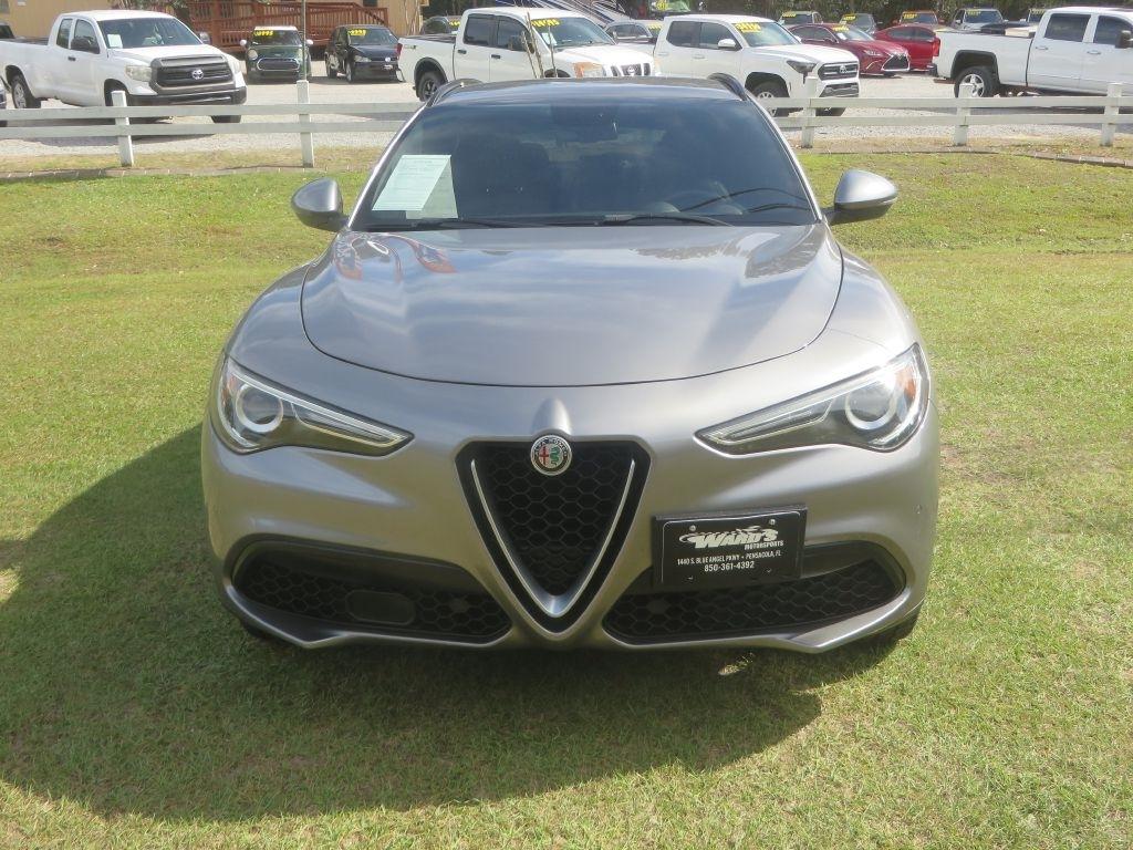 Alfa Romeo Stelvio  2018