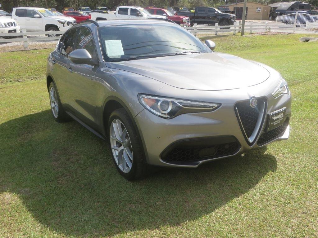 Alfa Romeo Stelvio  2018