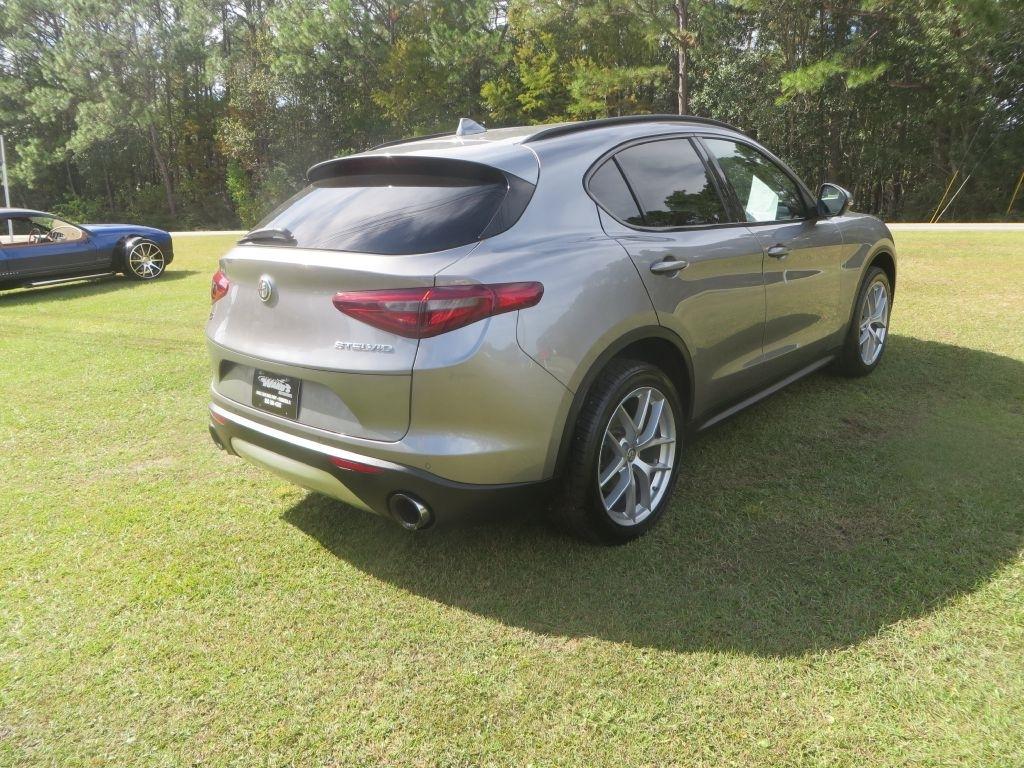 Alfa Romeo Stelvio  2018