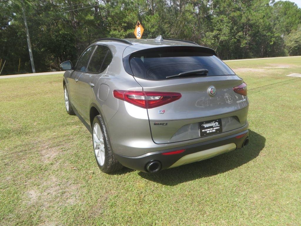 Alfa Romeo Stelvio  2018