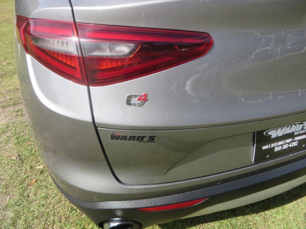 Alfa Romeo Stelvio  2018