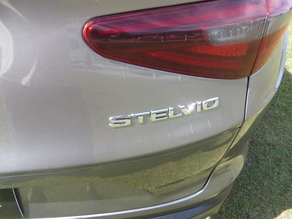 Alfa Romeo Stelvio  2018