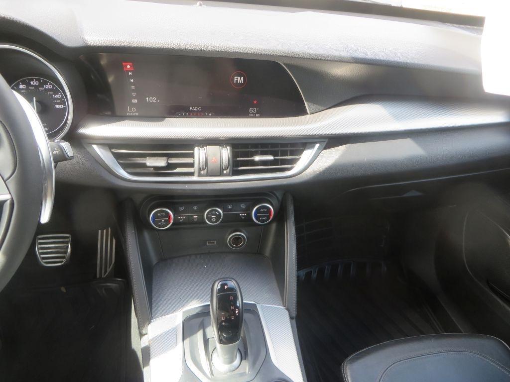 Alfa Romeo Stelvio  2018