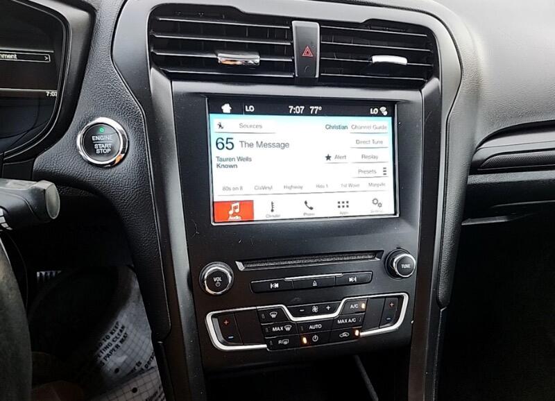 2018 Ford Fusion SE photo 9