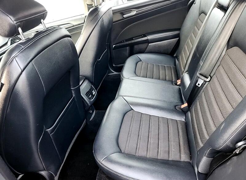 2018 Ford Fusion SE photo 10