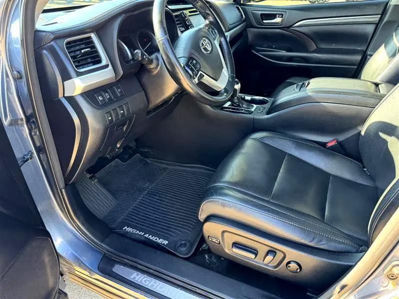 Toyota Highlander Limited AWD V6 2017
