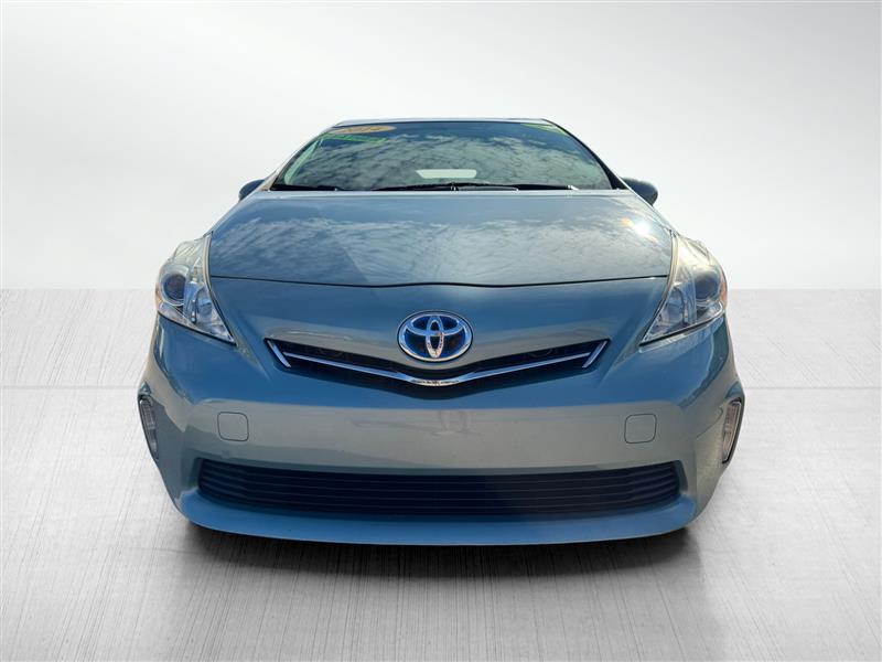 2014 Toyota Prius V Five photo 2