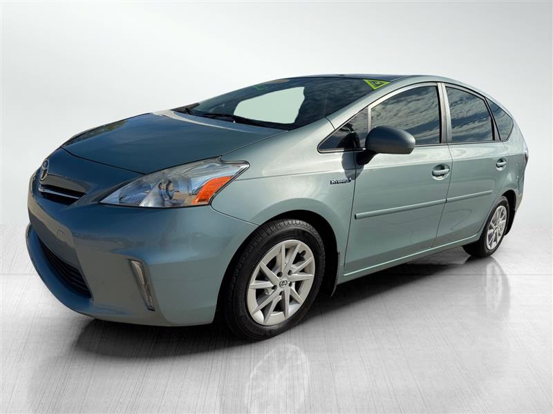 2014 Toyota Prius V Five photo 3