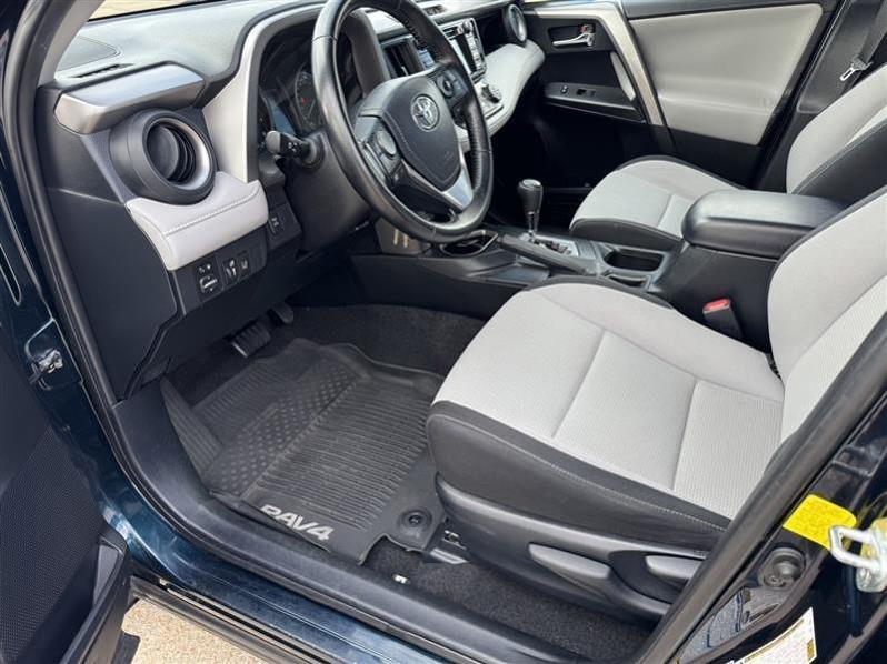 Toyota RAV4 XLE AWD 2017