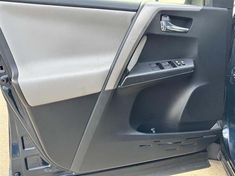 Toyota RAV4 XLE AWD 2017