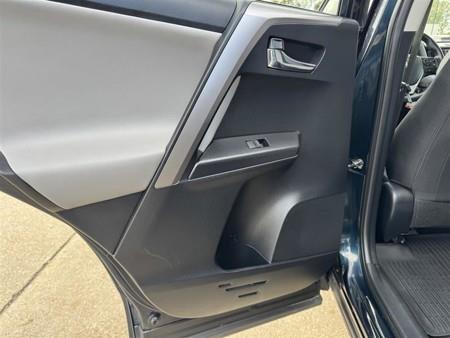 Toyota RAV4 XLE AWD 2017