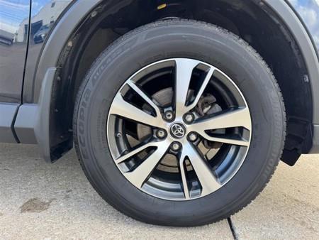 Toyota RAV4 XLE AWD 2017